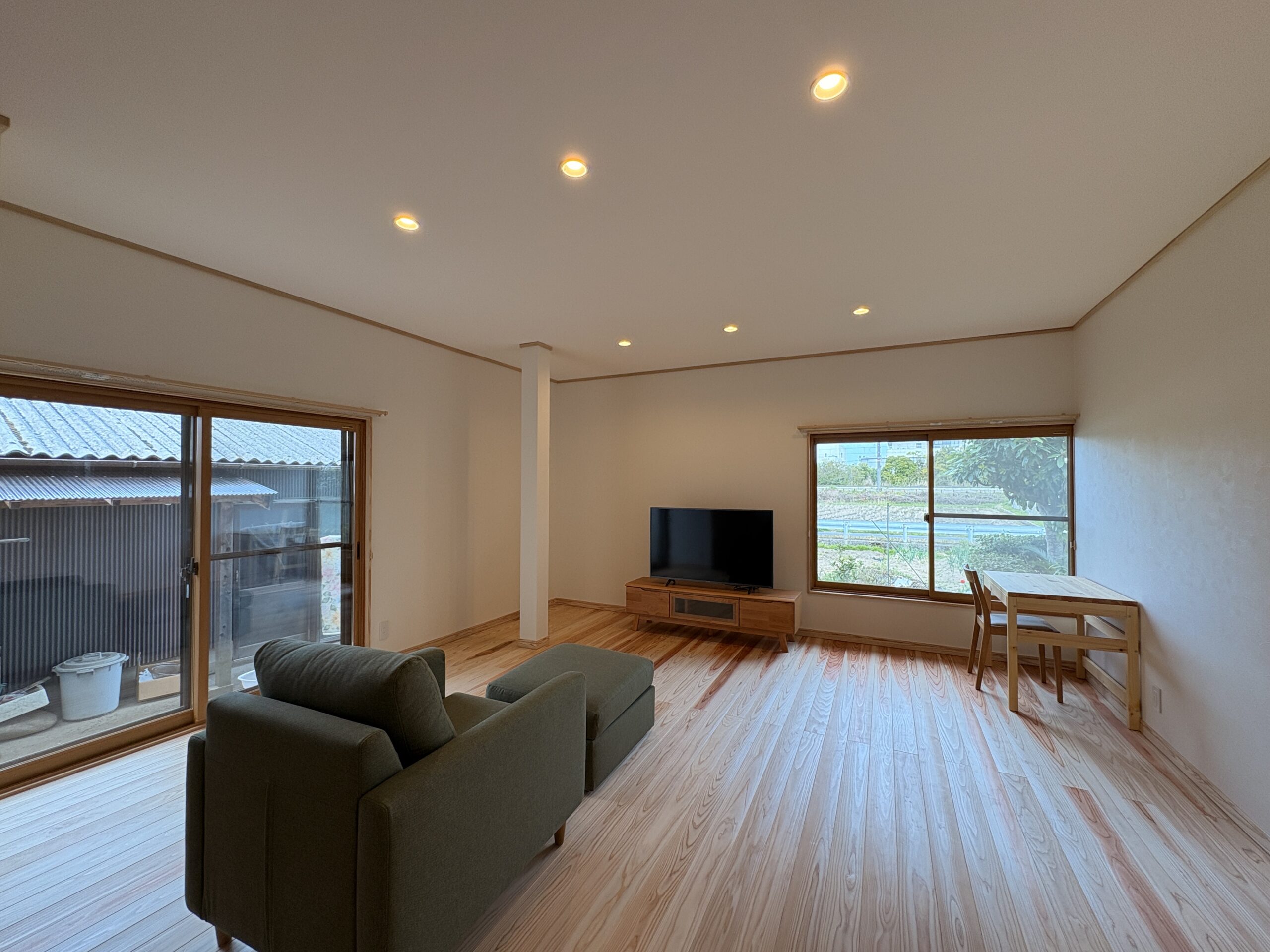 基本データ